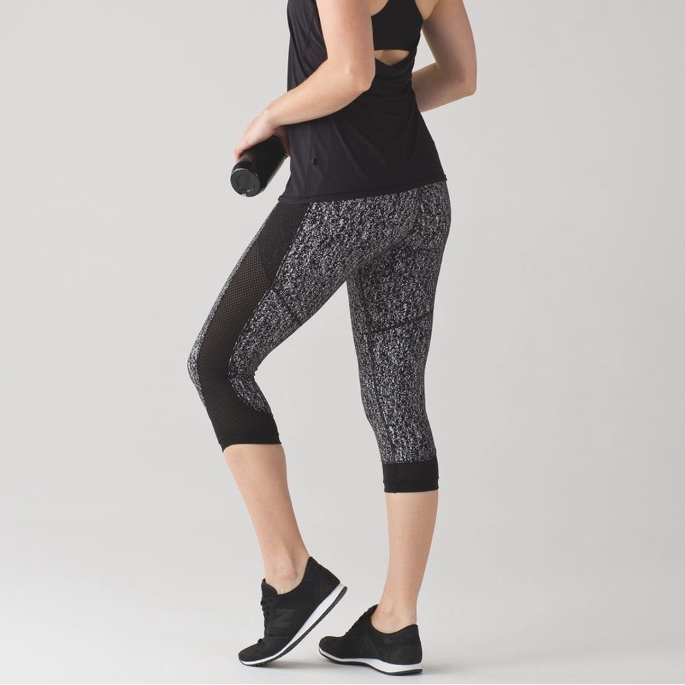 Lululemon Fit Physique Crop (19") Leggings - Black/White